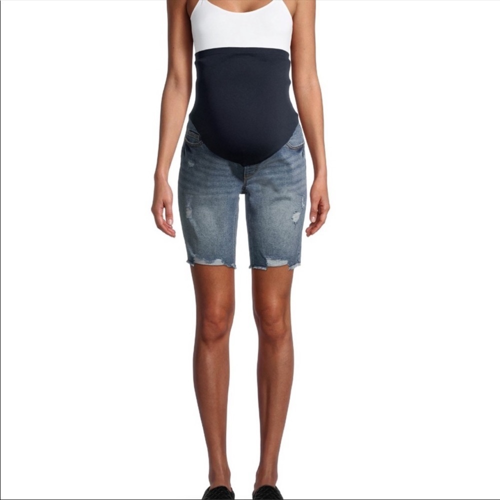 Maternity Bermuda Shorts With Full Panel - Picture 4 of 5